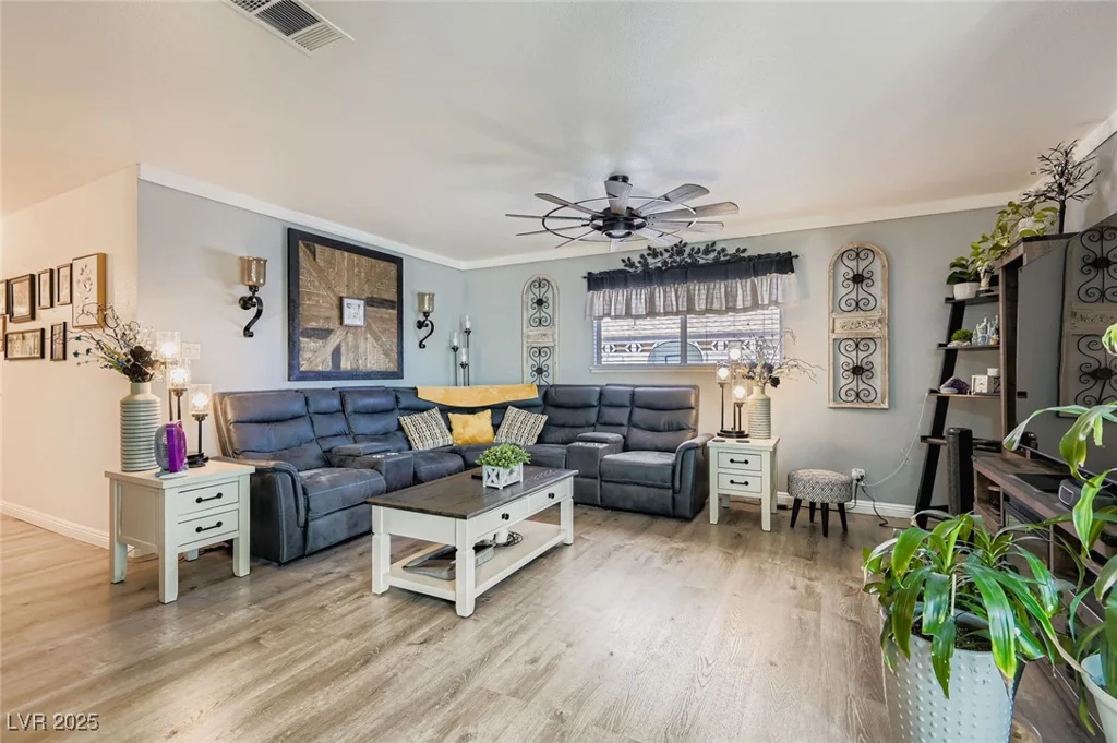 7721 Macaw, Las Vegas, NV 89145