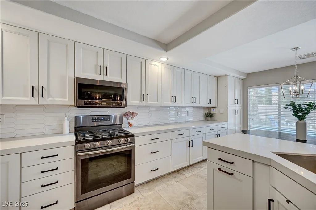 1424 Silver Knoll, Las Vegas, NV 89123