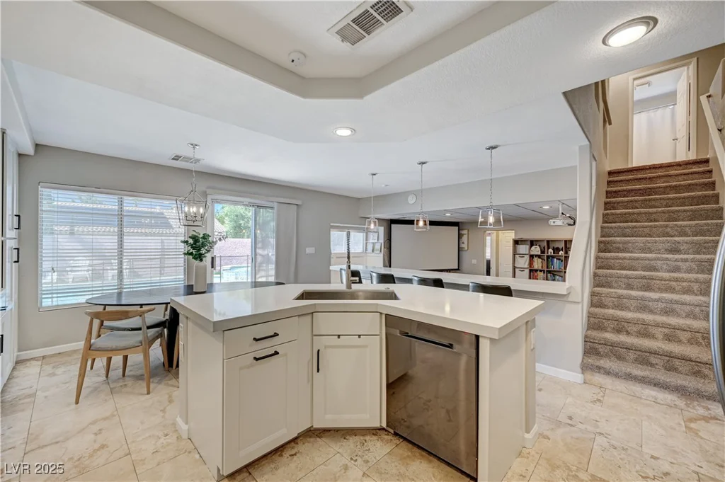1424 Silver Knoll, Las Vegas, NV 89123