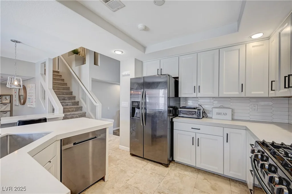 1424 Silver Knoll, Las Vegas, NV 89123