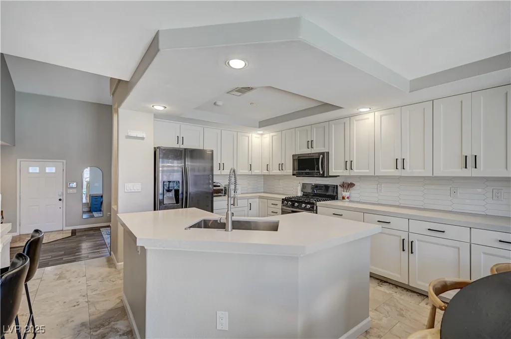 1424 Silver Knoll, Las Vegas, NV 89123