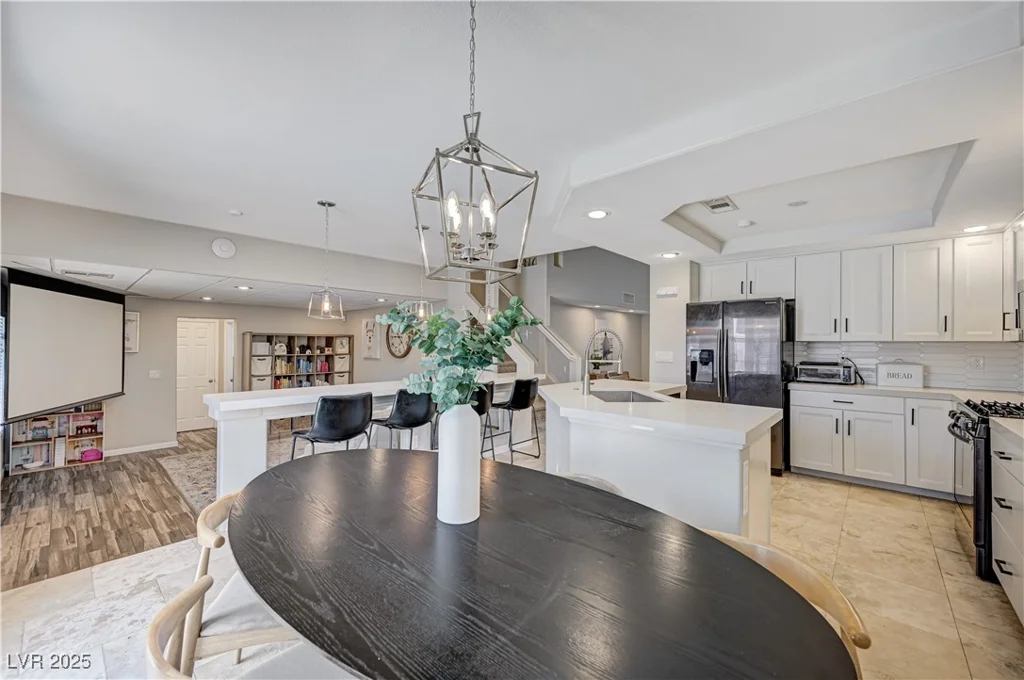 1424 Silver Knoll, Las Vegas, NV 89123