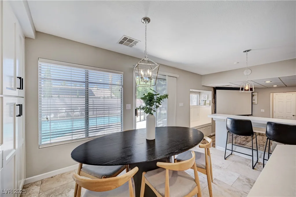 1424 Silver Knoll, Las Vegas, NV 89123
