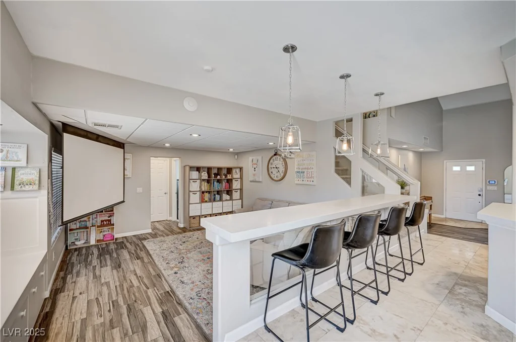 1424 Silver Knoll, Las Vegas, NV 89123