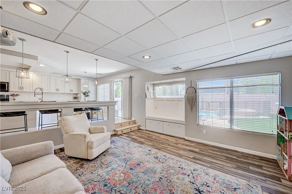 1424 Silver Knoll, Las Vegas, NV 89123