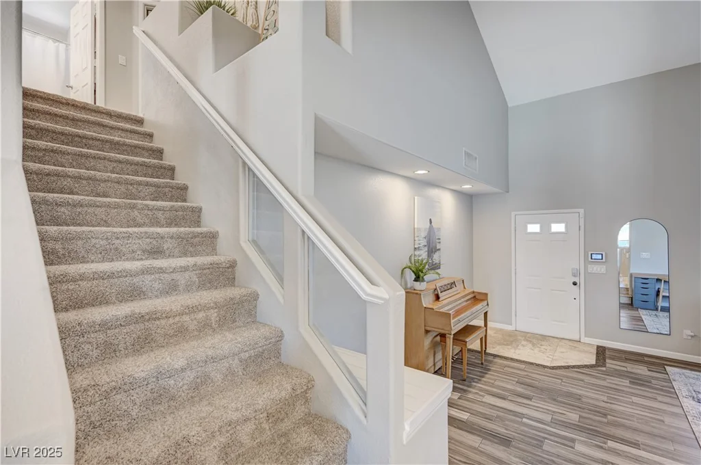 1424 Silver Knoll, Las Vegas, NV 89123