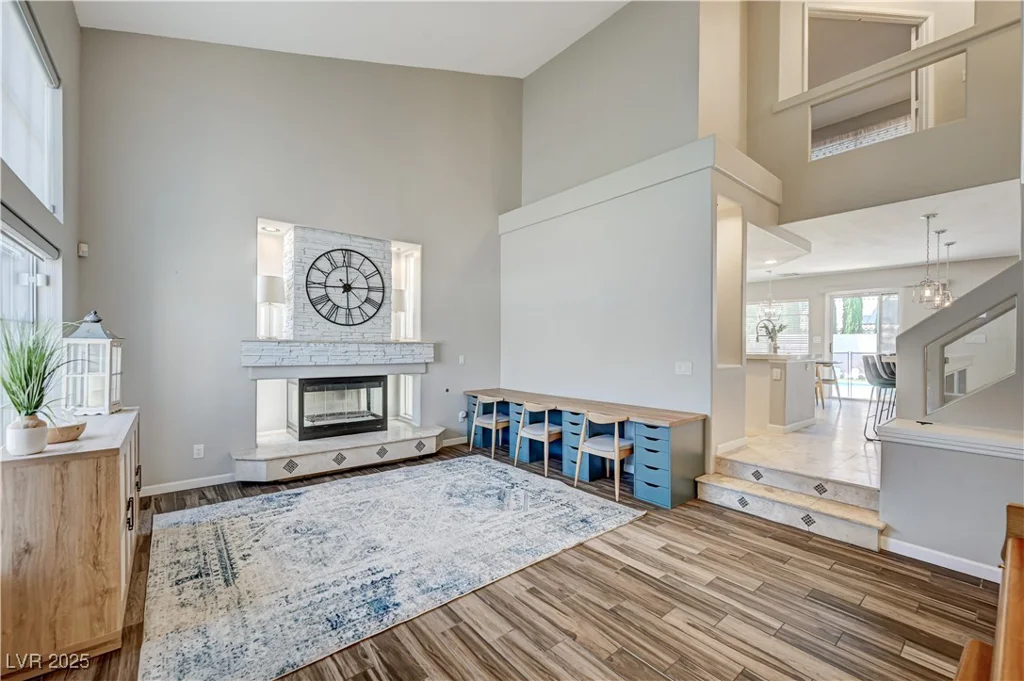 1424 Silver Knoll, Las Vegas, NV 89123