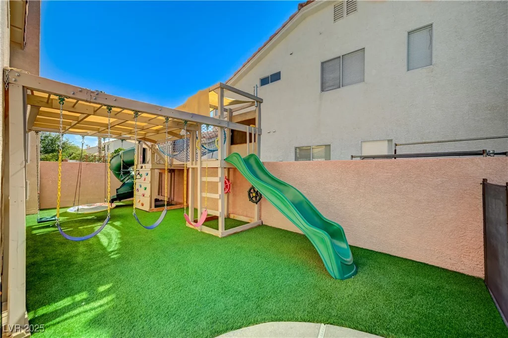1424 Silver Knoll, Las Vegas, NV 89123