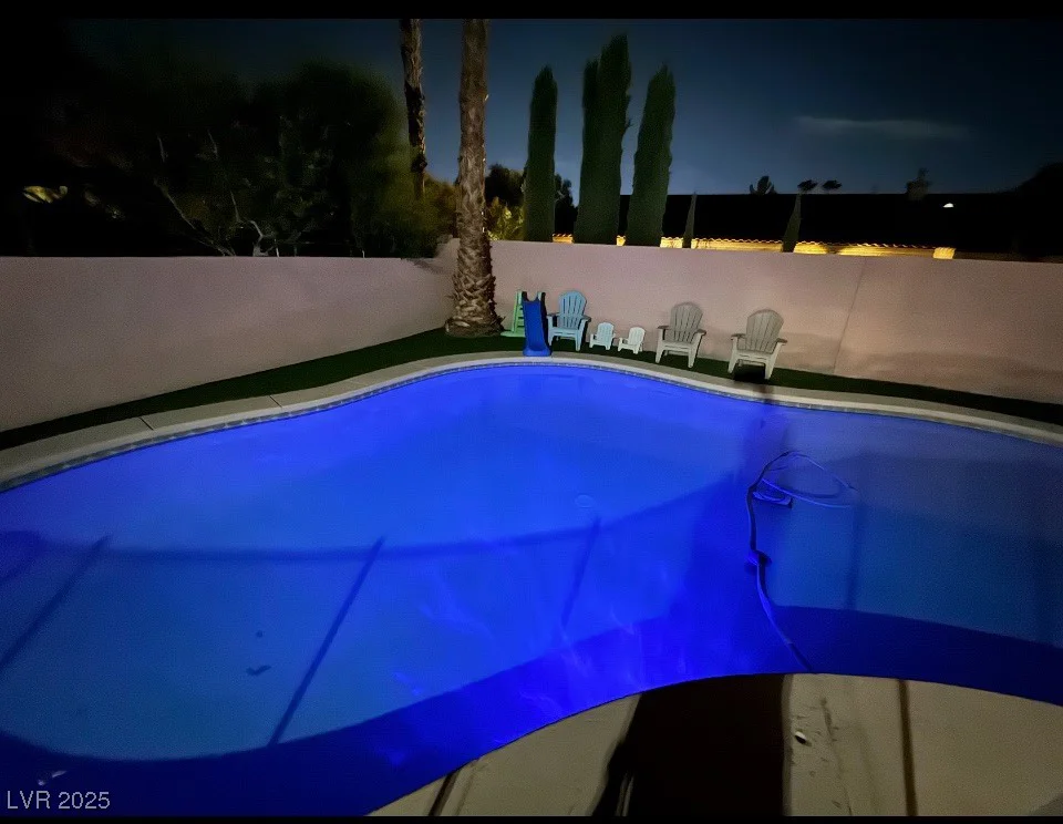 1424 Silver Knoll, Las Vegas, NV 89123