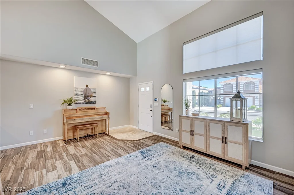 1424 Silver Knoll, Las Vegas, NV 89123
