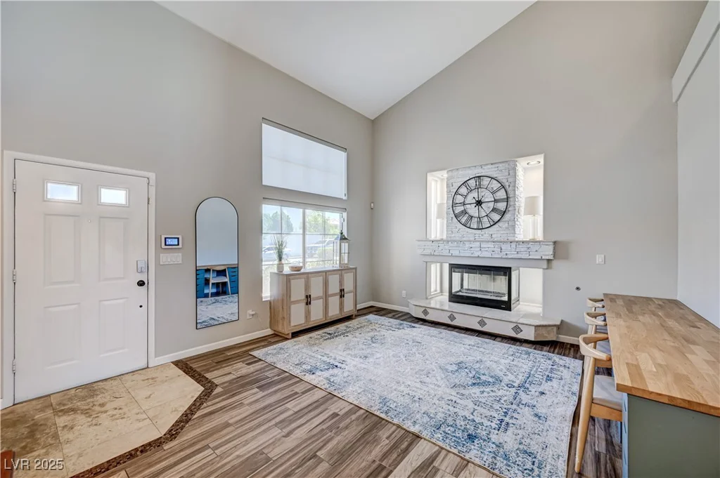 1424 Silver Knoll, Las Vegas, NV 89123