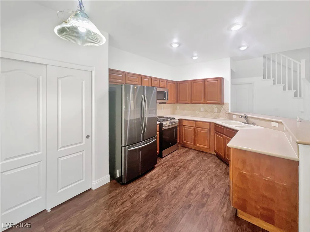 7049 Knob Creek, Las Vegas, NV 89149