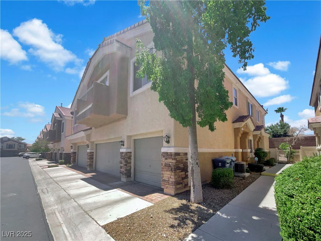 7049 Knob Creek, Las Vegas, NV 89149