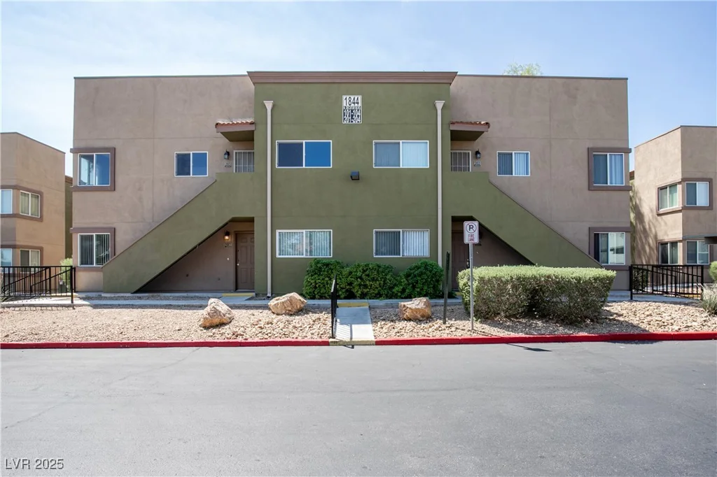 1844 Decatur, Las Vegas, NV 89108