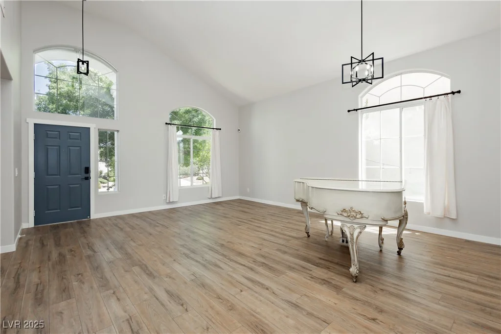 8429 Wild Diamond, Las Vegas, NV 89143