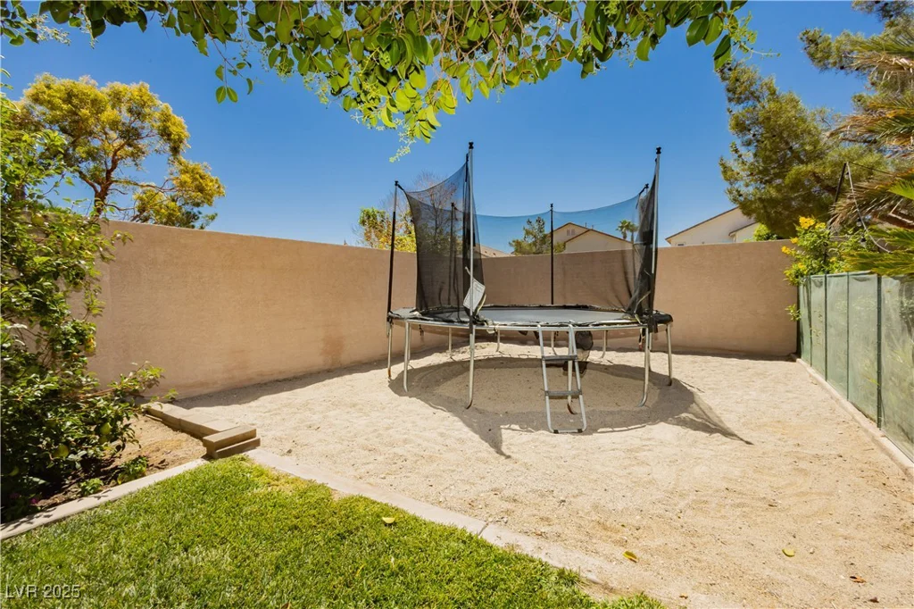 8429 Wild Diamond, Las Vegas, NV 89143