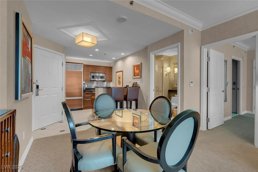 145 Harmon, Las Vegas, NV 89109