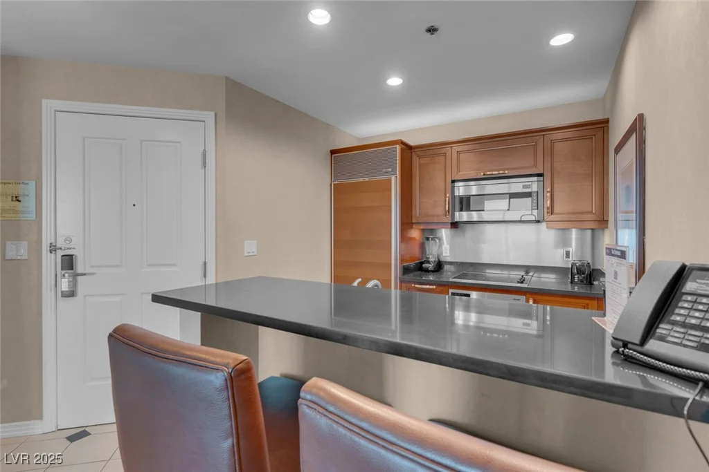 145 Harmon, Las Vegas, NV 89109