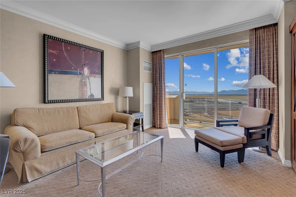 145 Harmon, Las Vegas, NV 89109