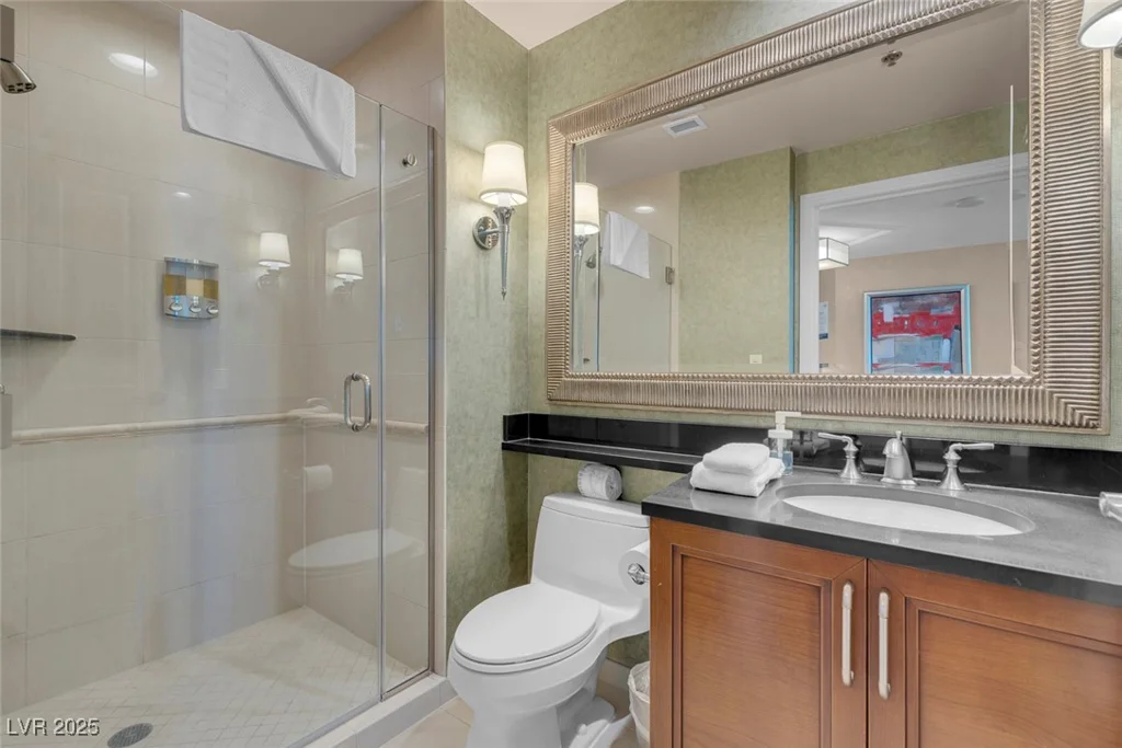 145 Harmon, Las Vegas, NV 89109