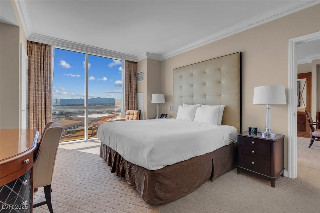 145 Harmon, Las Vegas, NV 89109