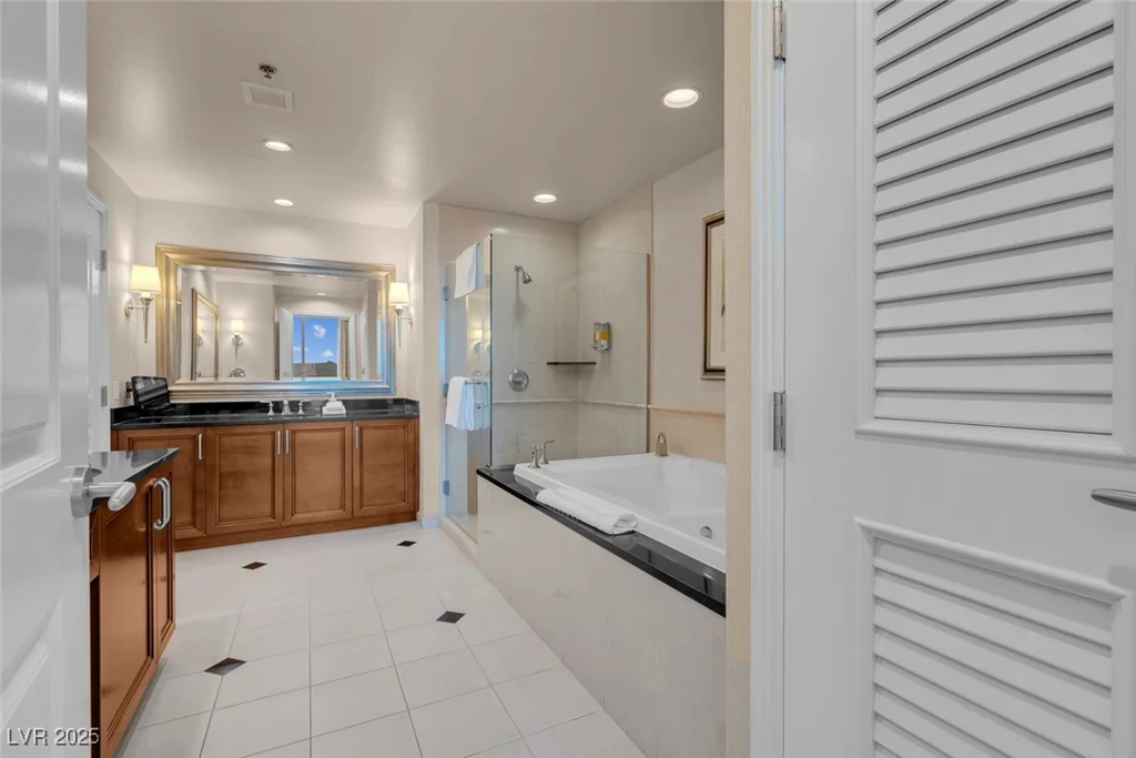 145 Harmon, Las Vegas, NV 89109