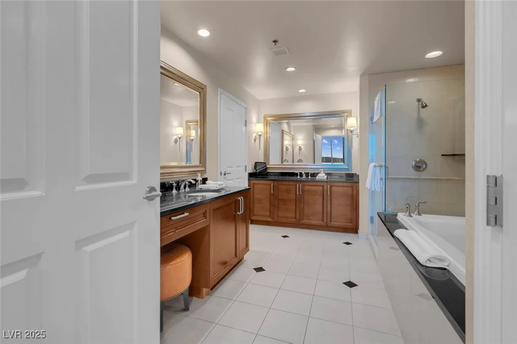 145 Harmon, Las Vegas, NV 89109