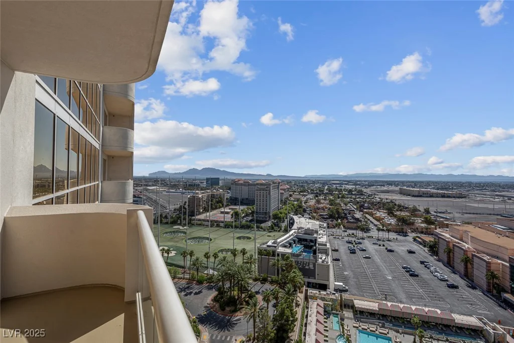 145 Harmon, Las Vegas, NV 89109