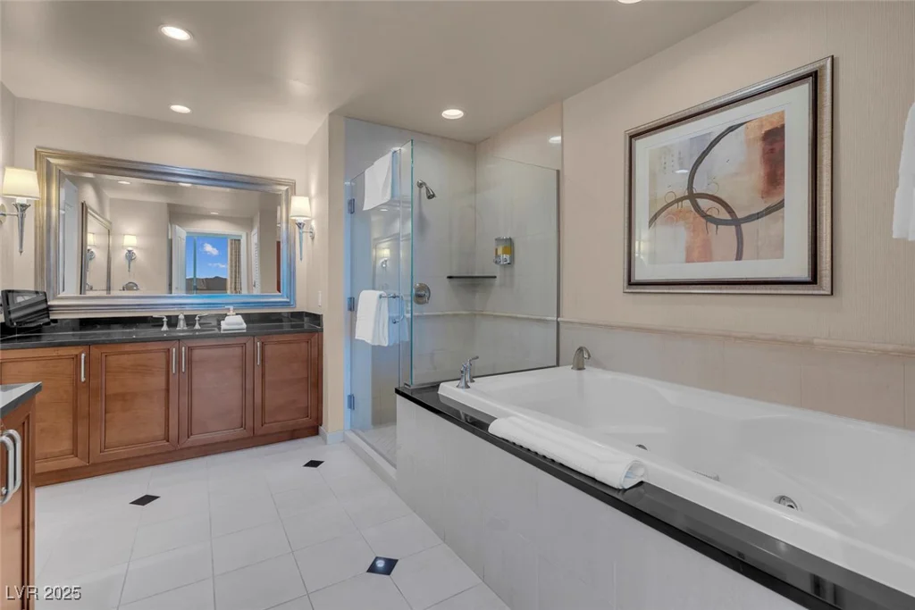 145 Harmon, Las Vegas, NV 89109