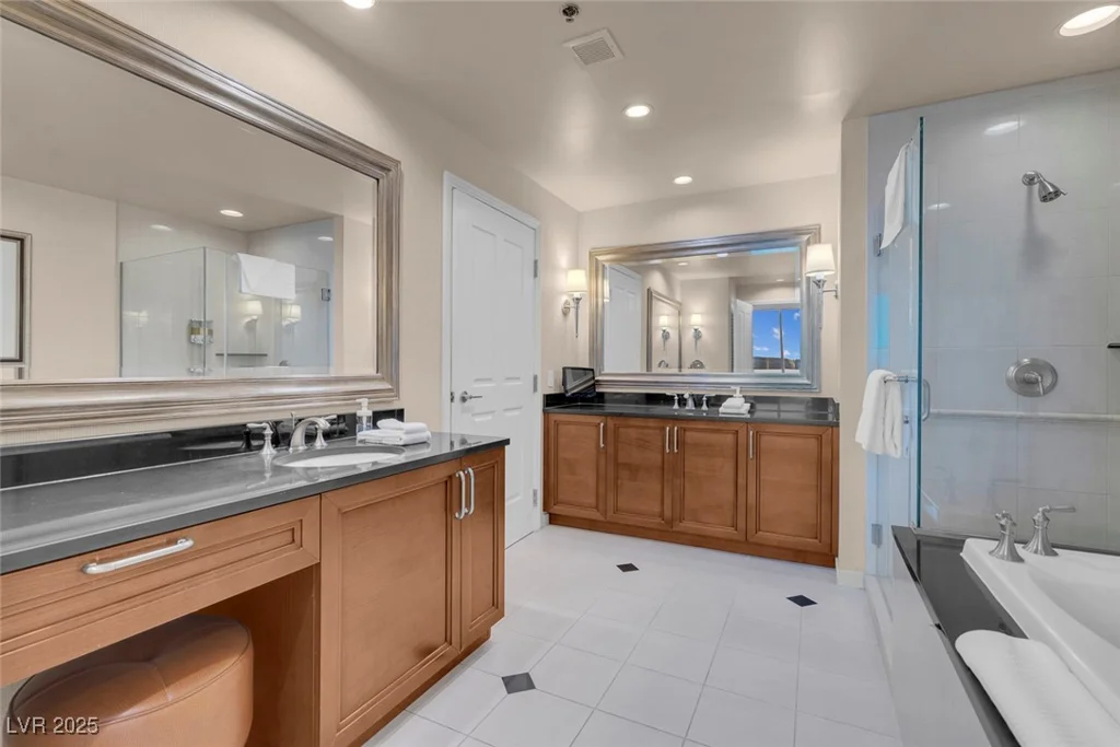 145 Harmon, Las Vegas, NV 89109