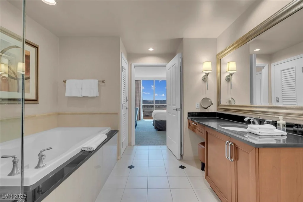 145 Harmon, Las Vegas, NV 89109