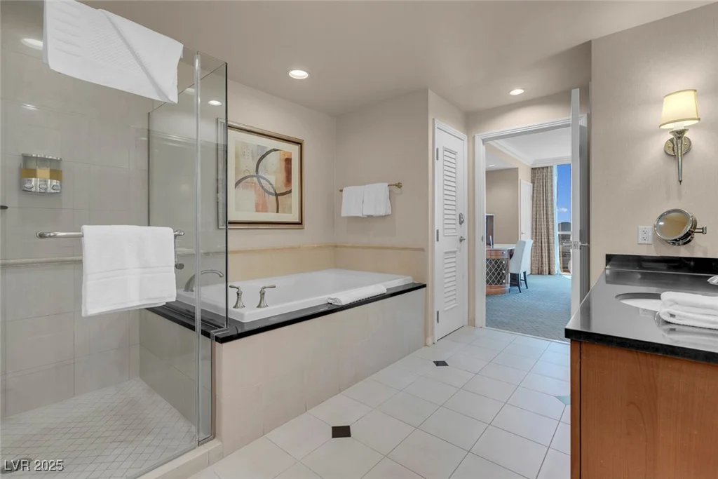 145 Harmon, Las Vegas, NV 89109
