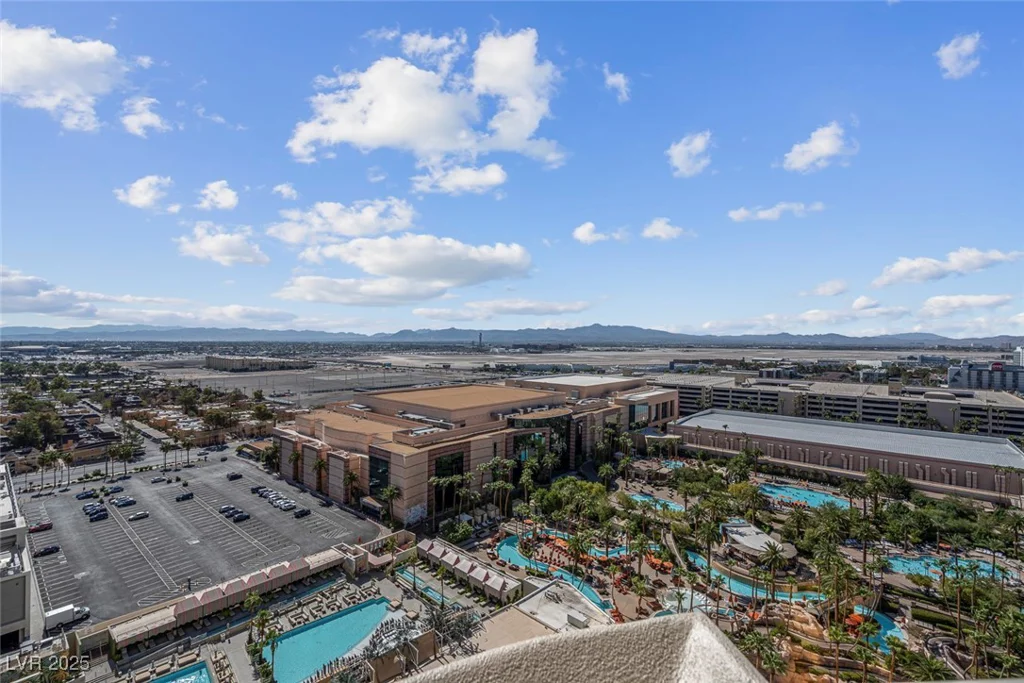 145 Harmon, Las Vegas, NV 89109
