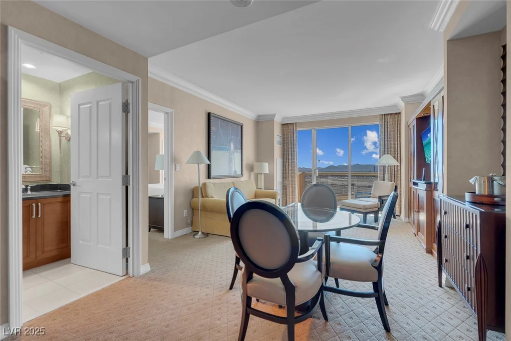 145 Harmon, Las Vegas, NV 89109