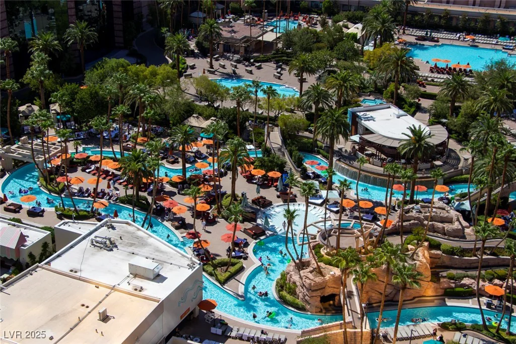 145 Harmon, Las Vegas, NV 89109