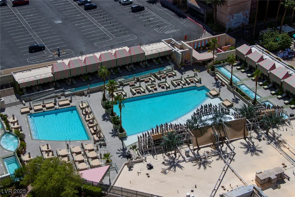 145 Harmon, Las Vegas, NV 89109