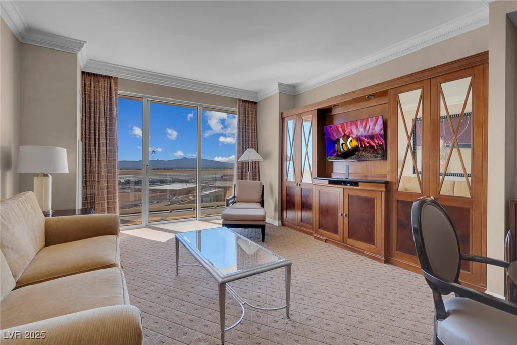 145 Harmon, Las Vegas, NV 89109
