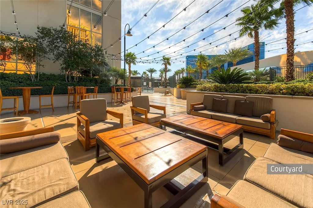 145 Harmon, Las Vegas, NV 89109