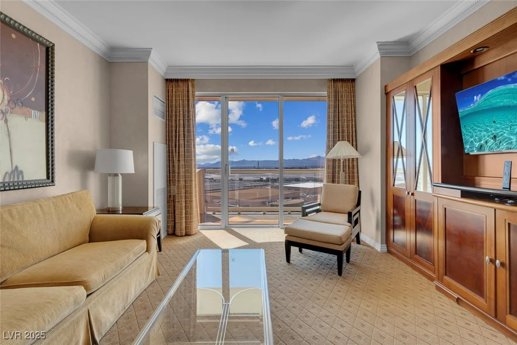 145 Harmon, Las Vegas, NV 89109