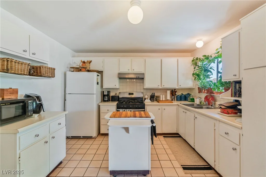 416 Martha, Las Vegas, NV 89110
