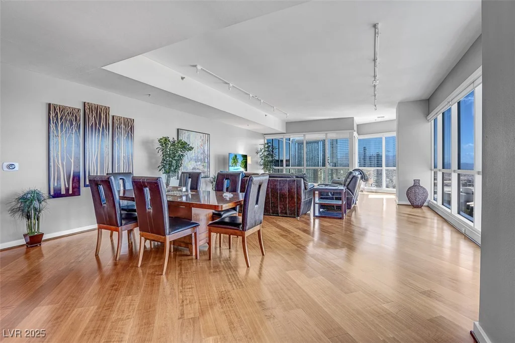 4525 Dean Martin, Las Vegas, NV 89103