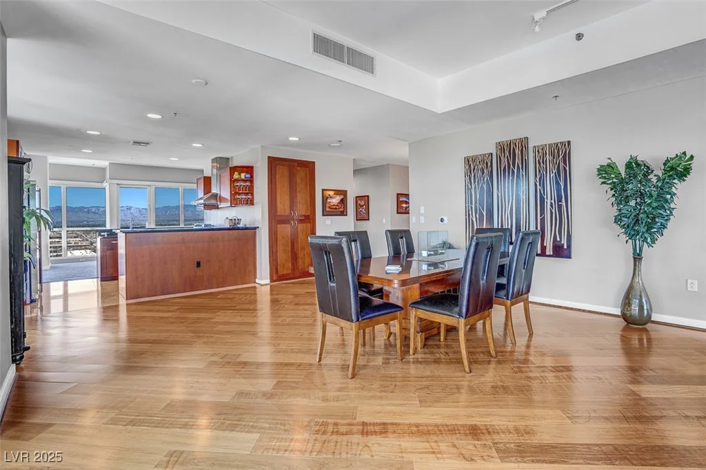 4525 Dean Martin, Las Vegas, NV 89103