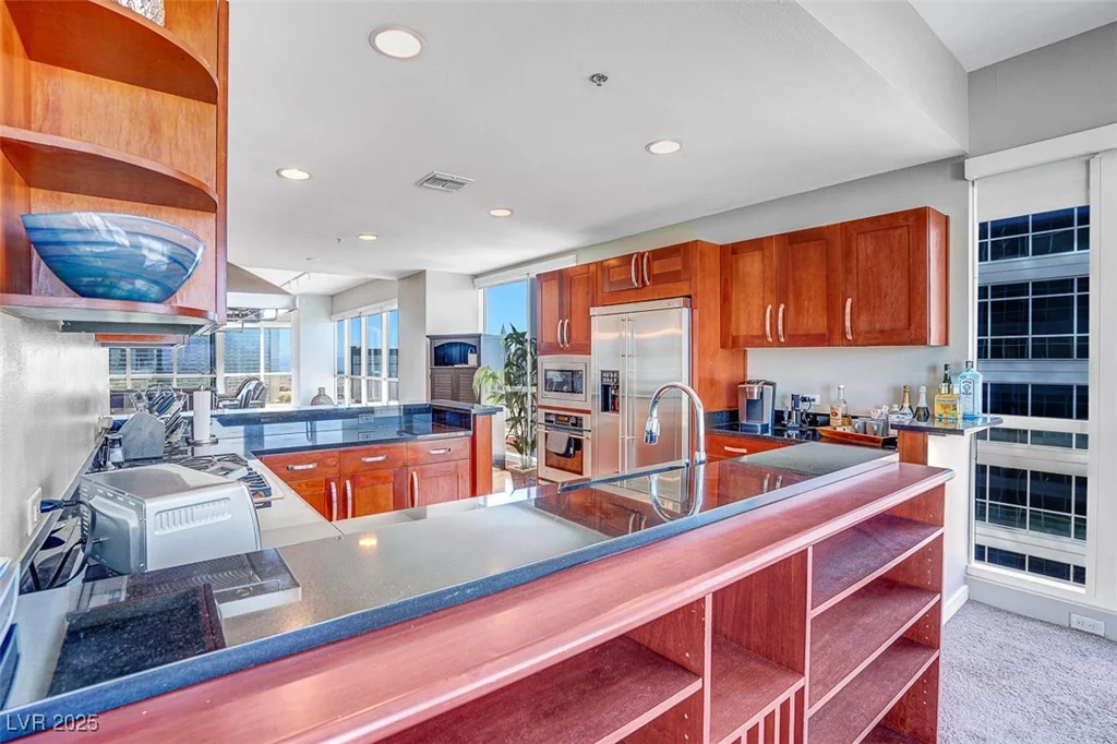 4525 Dean Martin, Las Vegas, NV 89103