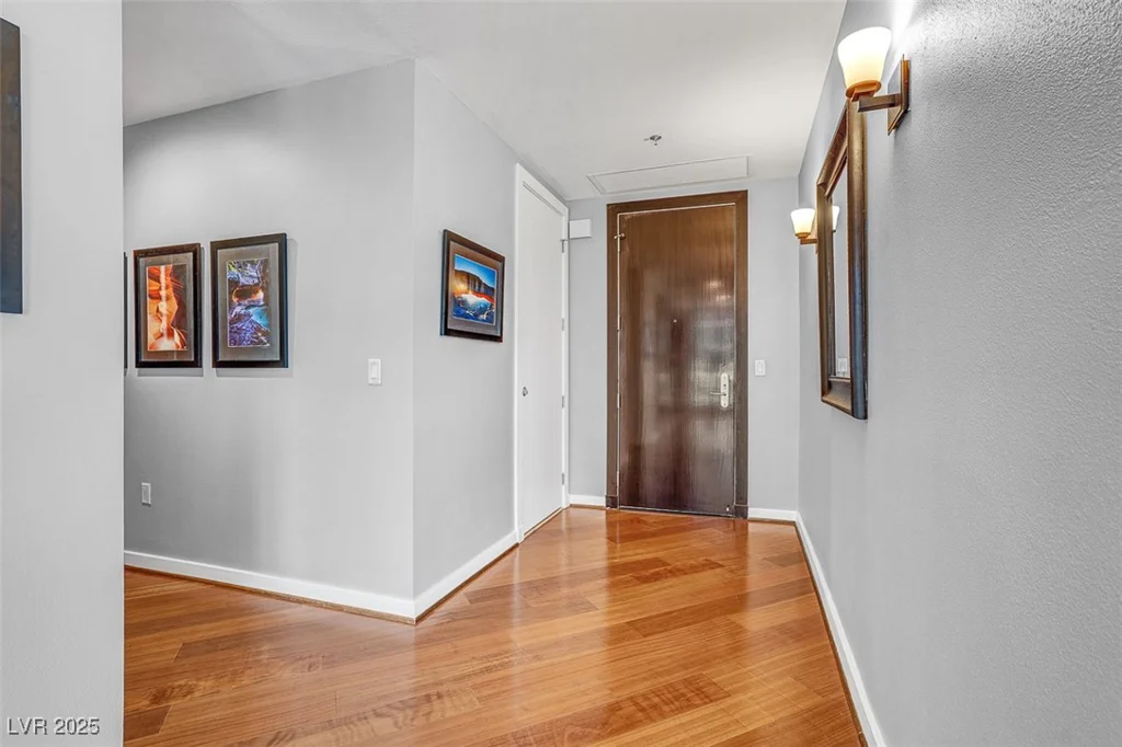 4525 Dean Martin, Las Vegas, NV 89103