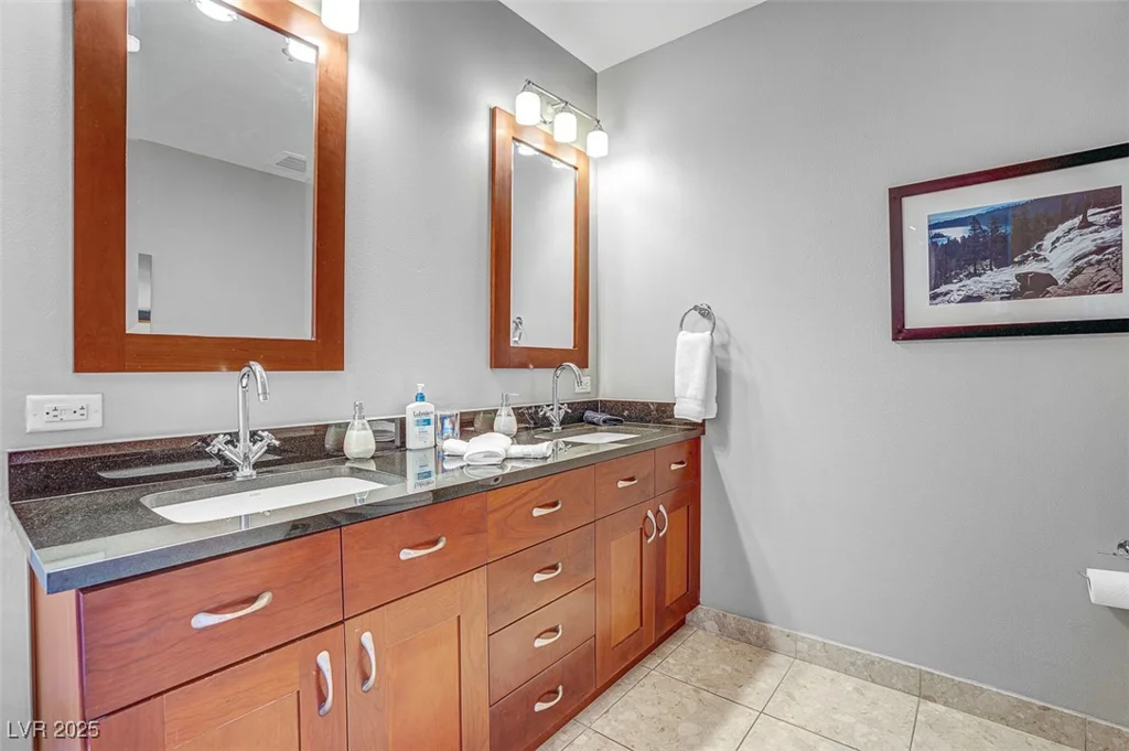 4525 Dean Martin, Las Vegas, NV 89103