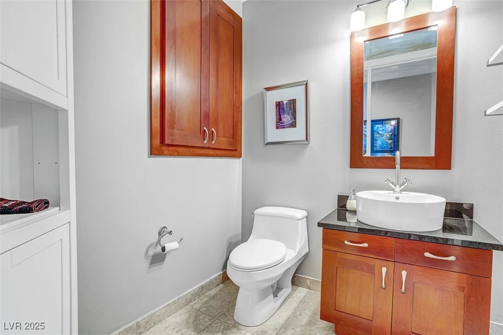 4525 Dean Martin, Las Vegas, NV 89103