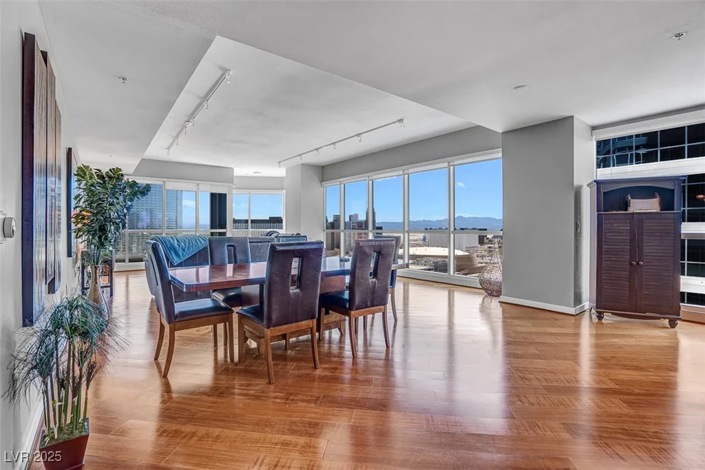 4525 Dean Martin, Las Vegas, NV 89103