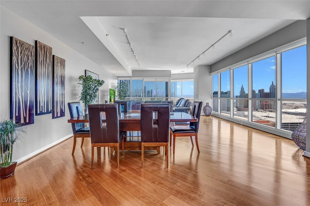 4525 Dean Martin, Las Vegas, NV 89103