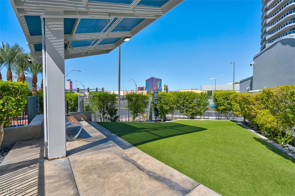 4525 Dean Martin, Las Vegas, NV 89103