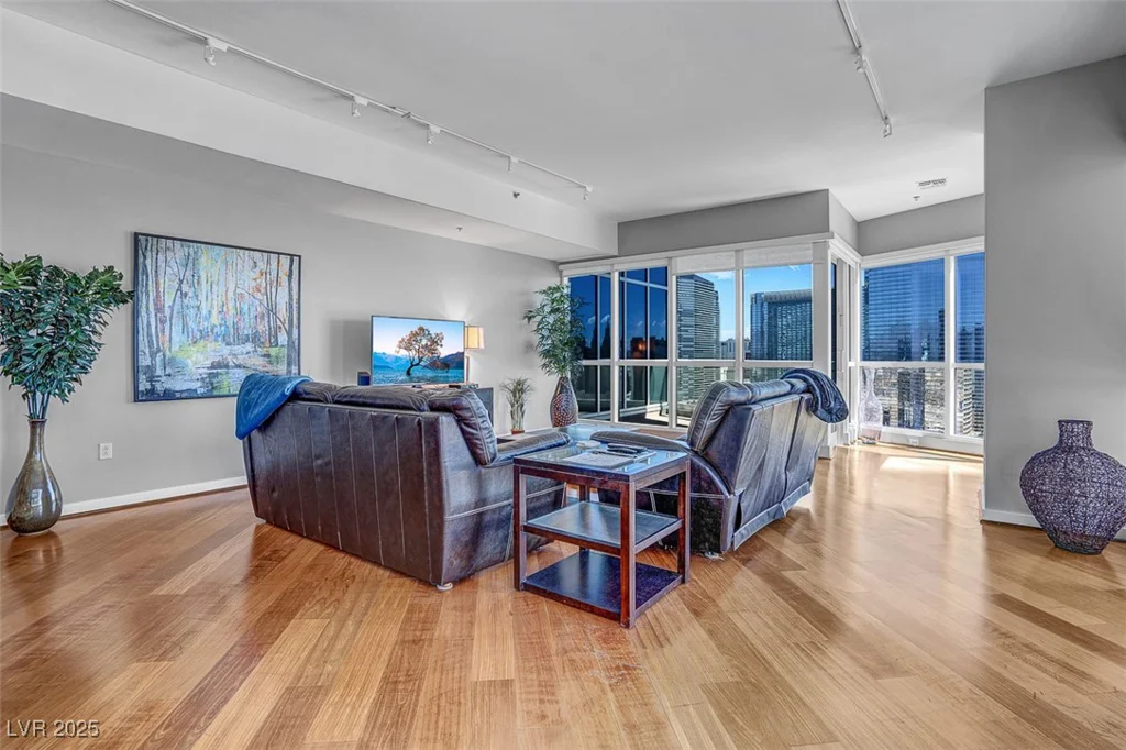 4525 Dean Martin, Las Vegas, NV 89103